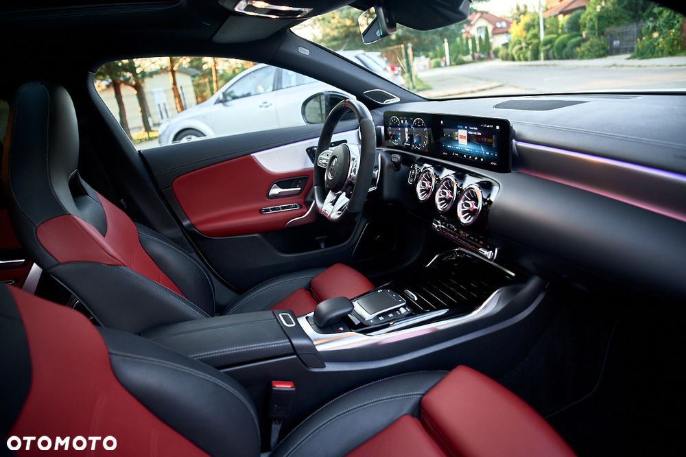 Mercedes-Benz CLA - 27