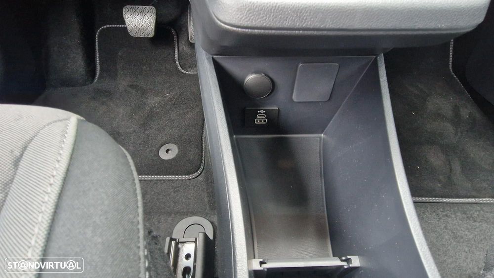 Ford Tourneo Courier - 11