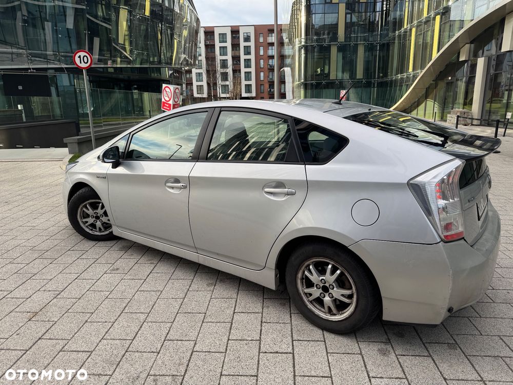 Toyota Prius - 10