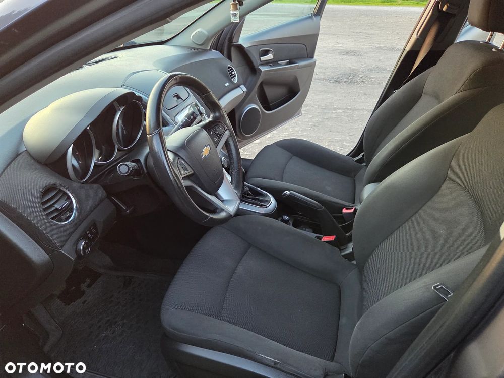 Chevrolet Cruze 1.4 T LT - 12