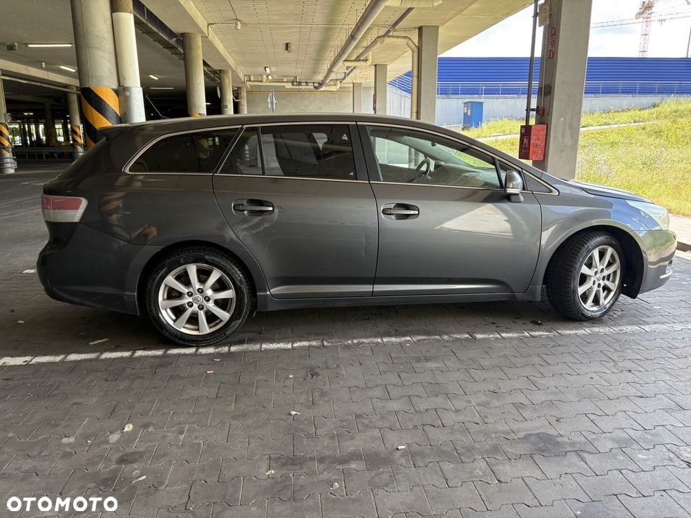 Toyota Avensis - 1