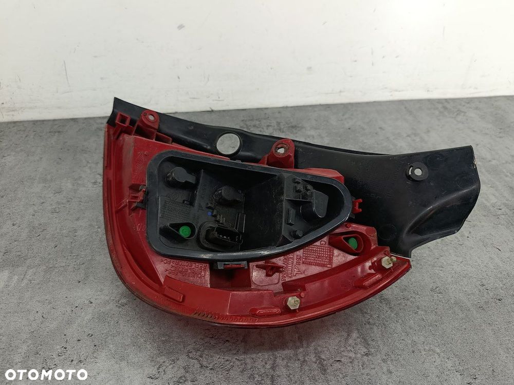 LAMPA TYLNA LEWA RENAULT CLIO III 8200776048 HATCHBACK - 5