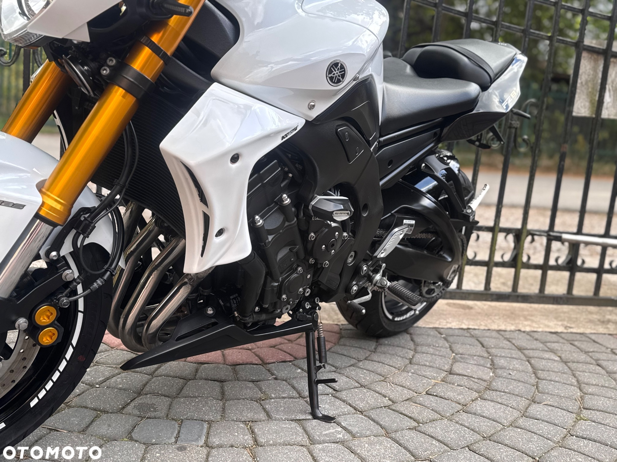 Yamaha FZ8 - 17