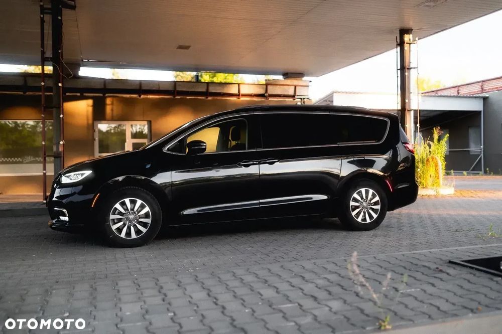 Chrysler Pacifica - 3