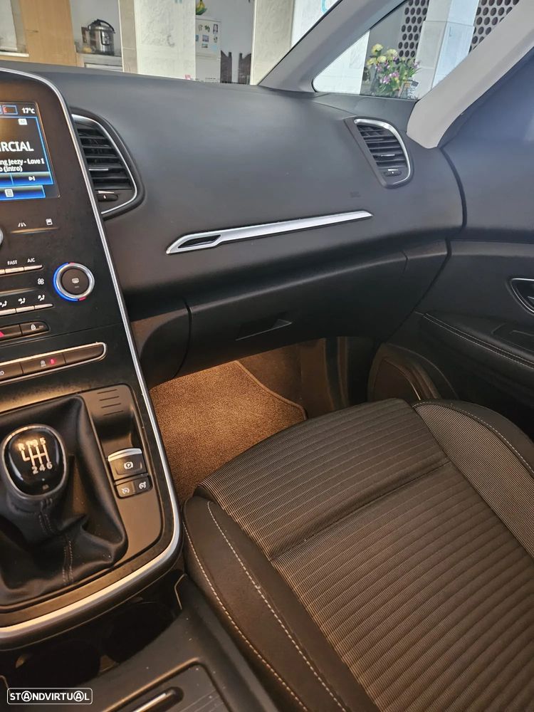 Renault Grand Scénic 1.5 dCi Dynamique S SS - 15