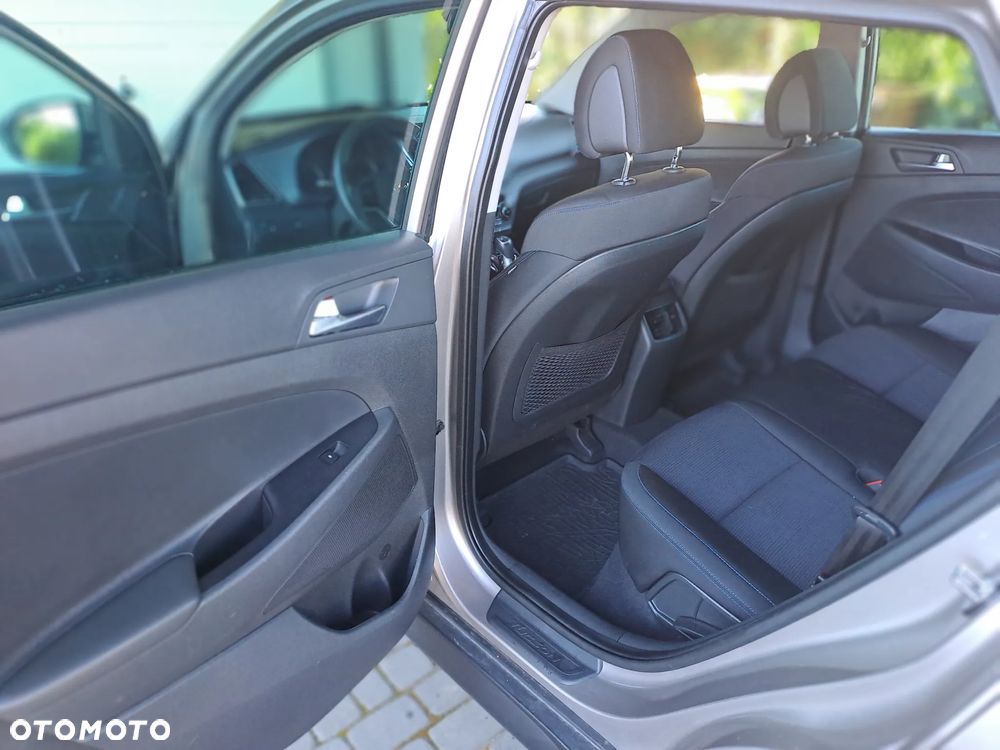 Hyundai Tucson 1.6 GDI BlueDrive Comfort 2WD - 18