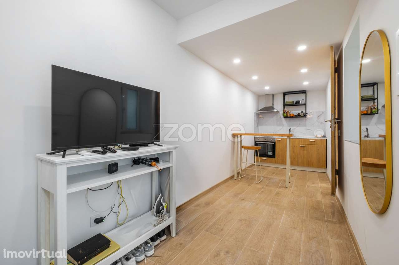 Moradia renovada com 2 studios para investimento - R. Bonjardim, Porto - Grande imagem: 5/20