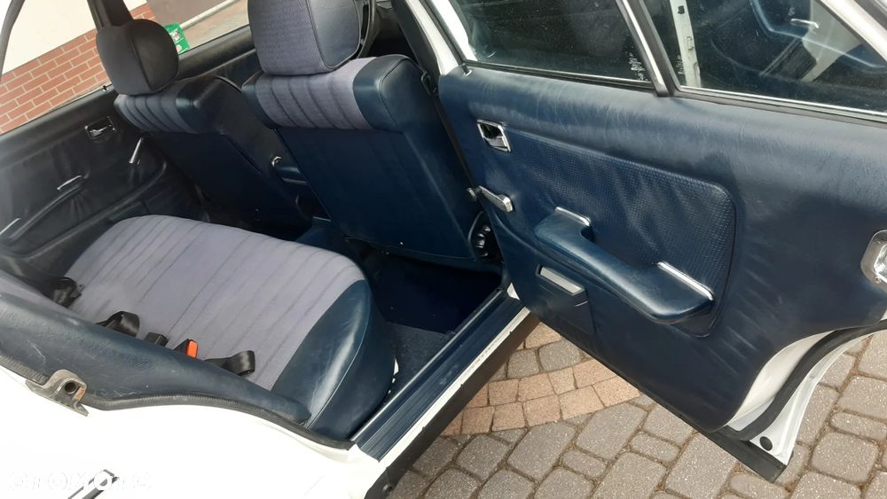 Mercedes-Benz W123 - 14