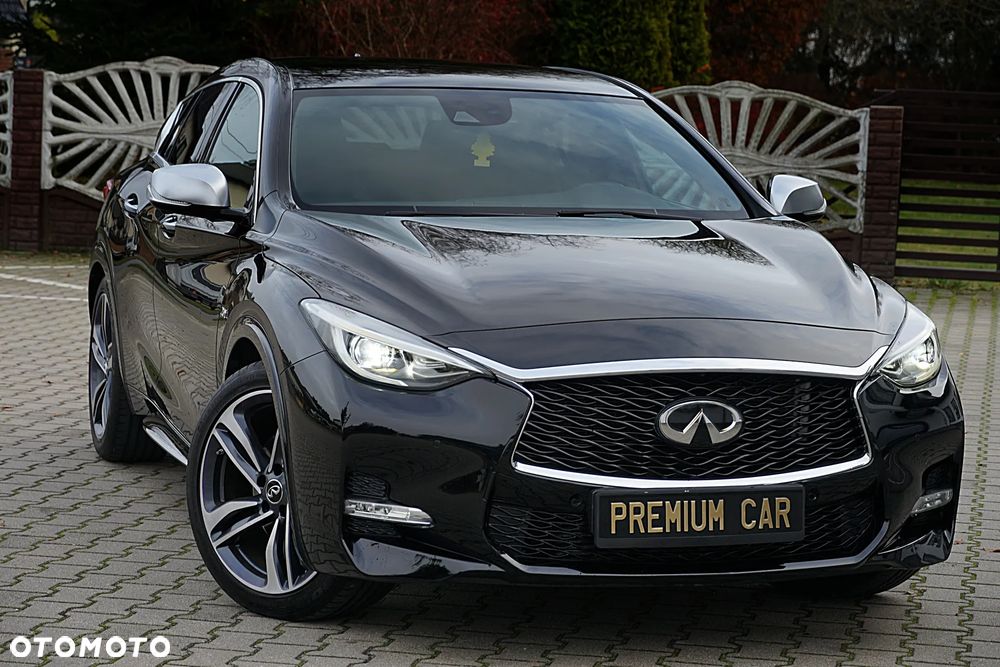 Infiniti Q30 2.0t DCT AWD Sport - 10