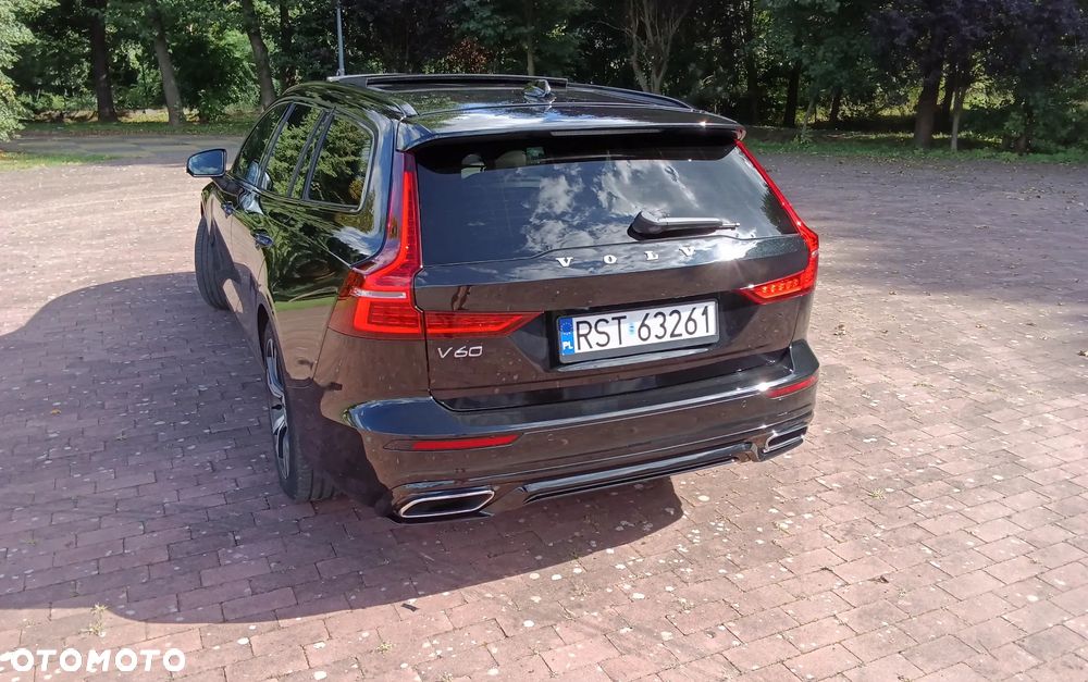 Volvo V60 B5 B R-Design - 9