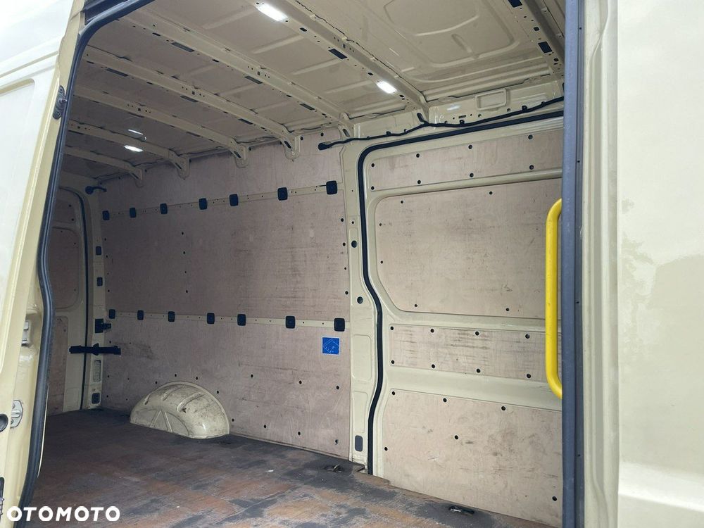 Volkswagen Crafter - 10