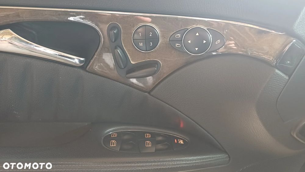 Mercedes-Benz Klasa E 500 Avantgarde Sport Edition - 26