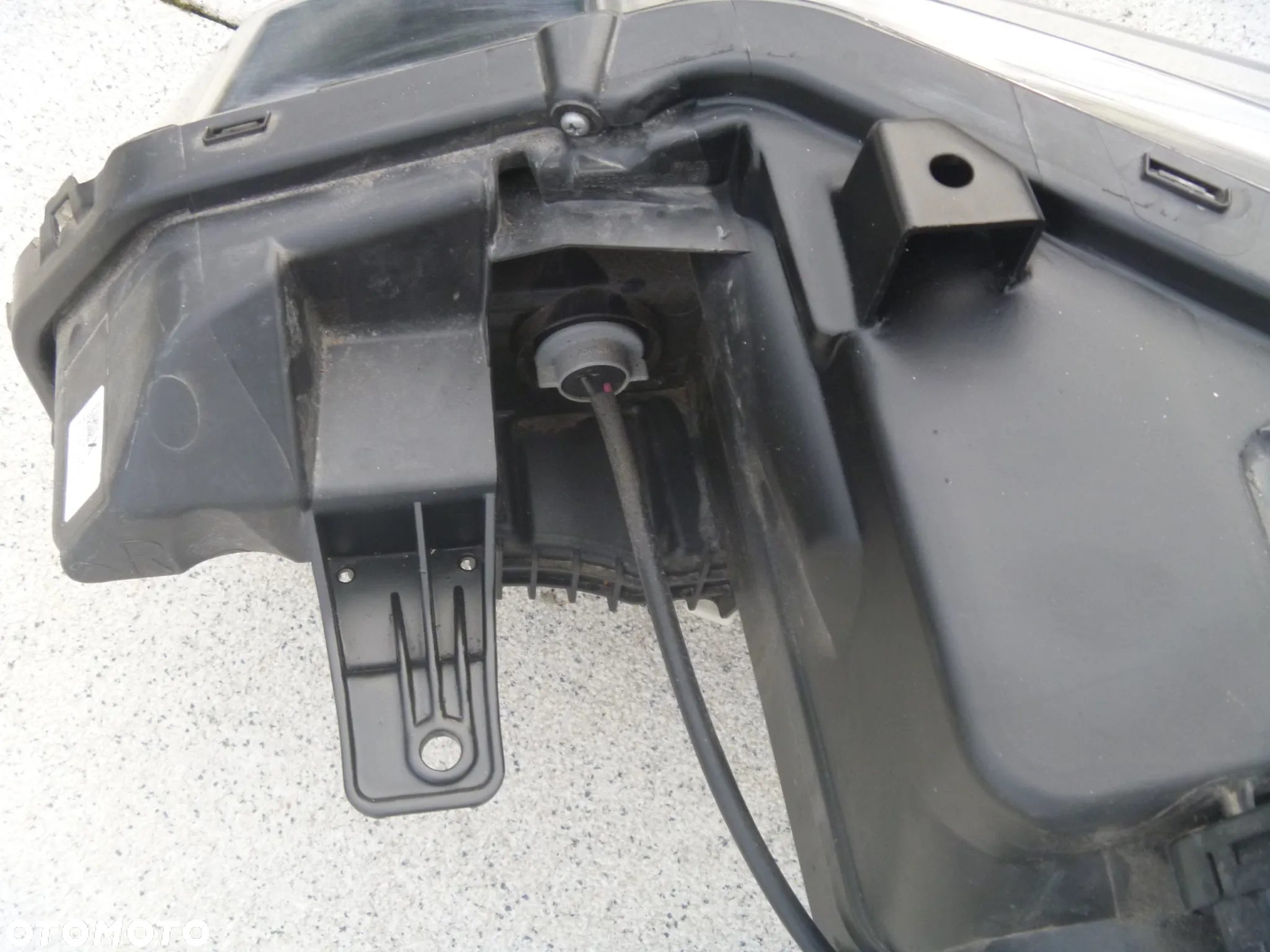 NISSAN LEAF II 2017- LAMPA SOCZEWKA LED PRAWA ORYGINAŁ ŁADNA 26010 5SH0A - 6