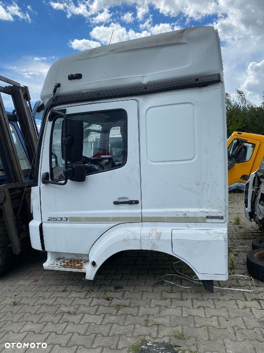 Kabina MERCEDES ATEGO AXOR wysoka sypialna 4 - 3