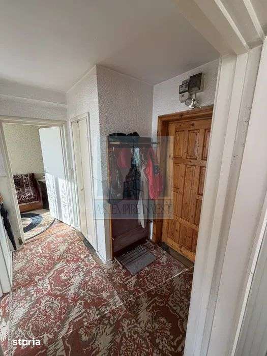 Apartament 3 camere , 60mp, Etj 2/3 - zona Râșnov/ISR — fotografia 3