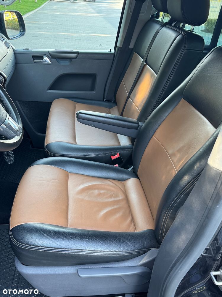 Volkswagen Caravelle - 28