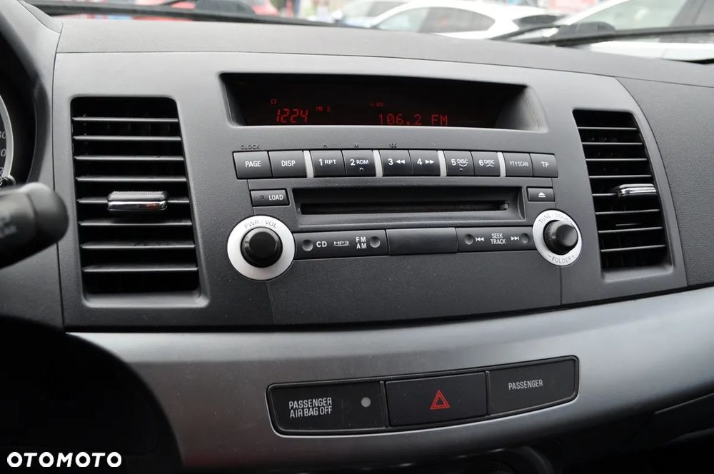 Mitsubishi Lancer 1.8 Inform LPG - 24