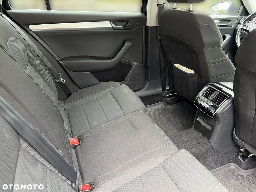 Skoda Superb 2.0 TDI Style DSG - 14