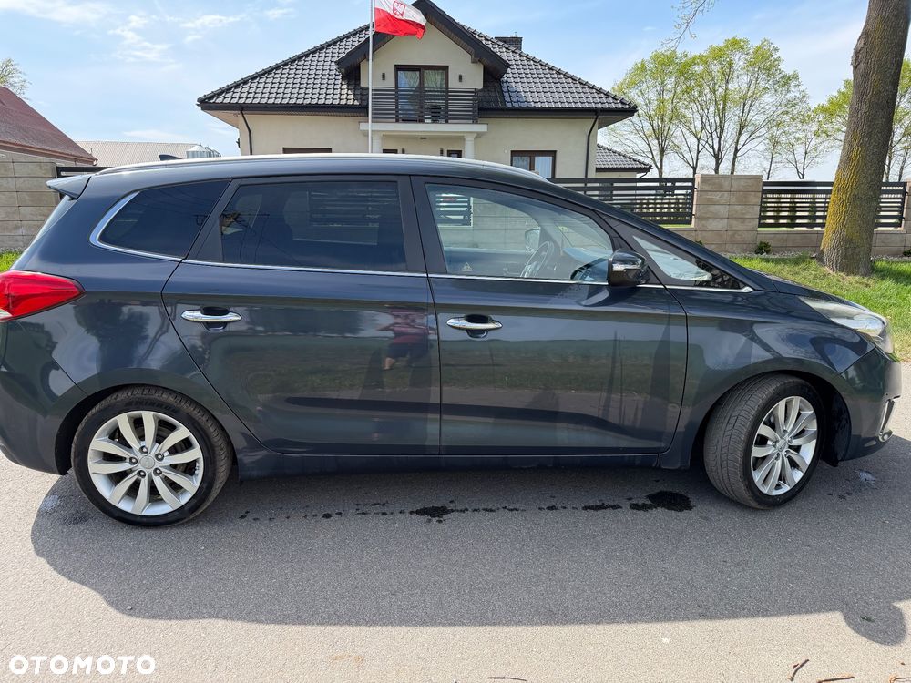 Kia Carens 1.7 CRDi 115 Dream Team Edition - 6