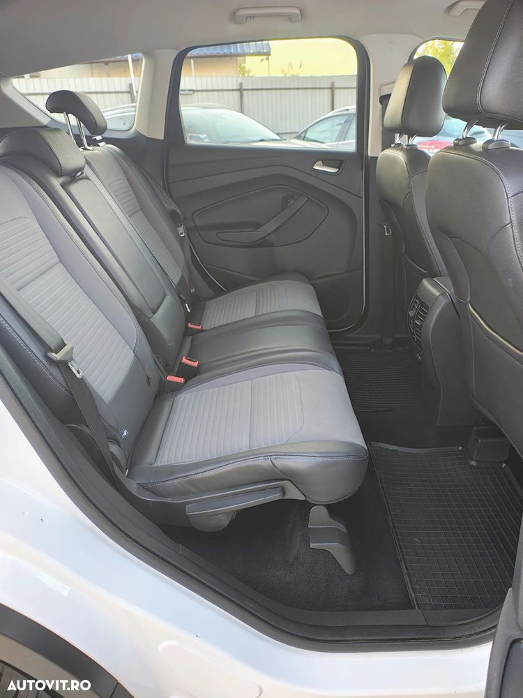 Ford Kuga 1.5 TDCi 2x4 Titanium - 22