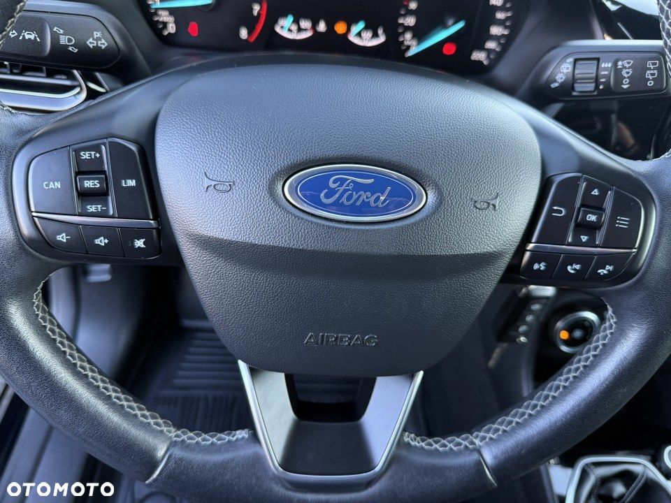 Ford Fiesta 1.1 S&S TITANIUM - 24