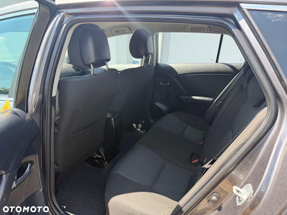 Toyota Avensis 1.6 Comfort - 7