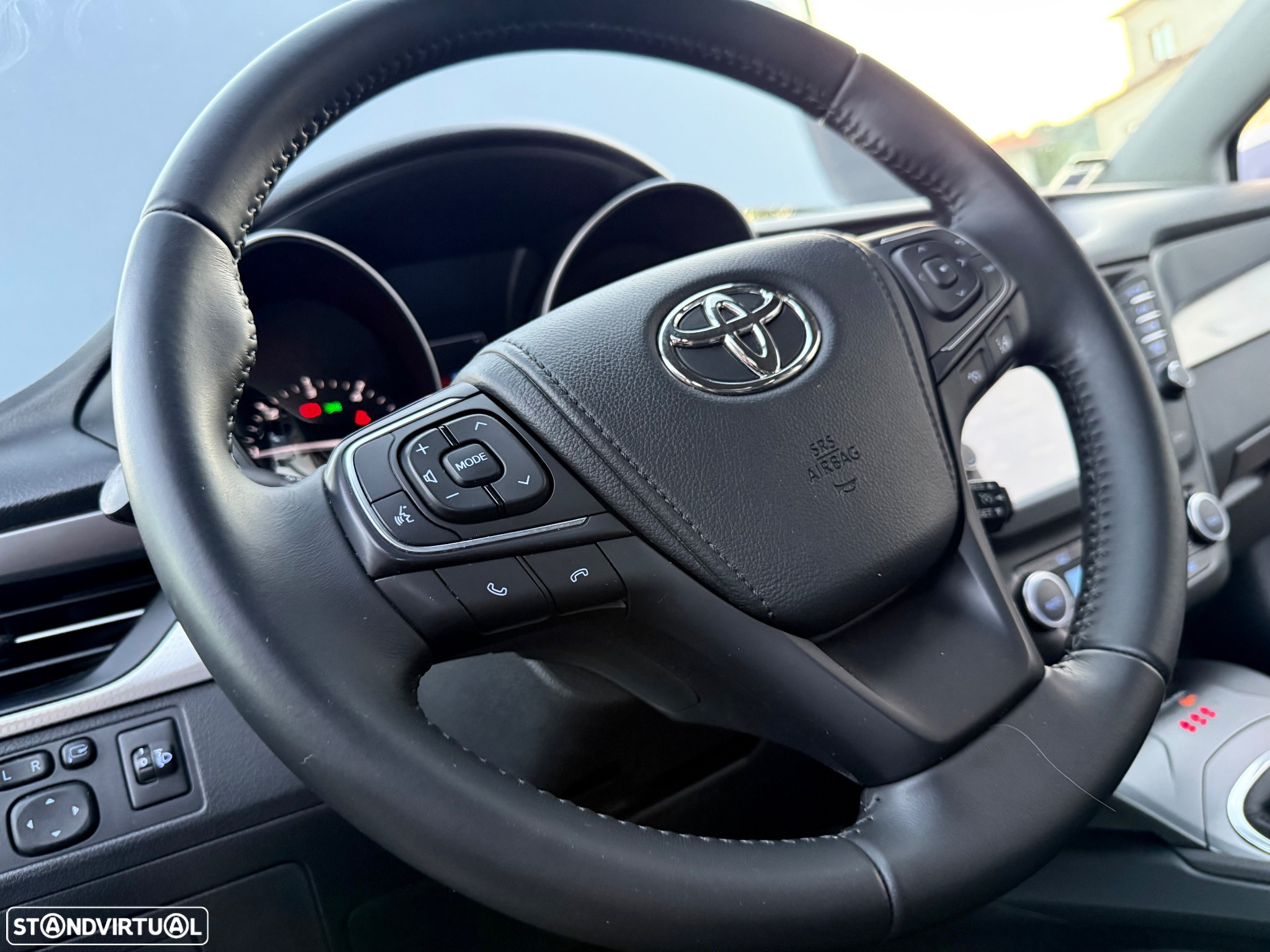 Toyota Avensis SD 1.6 D-4D Luxury+GPS - 30