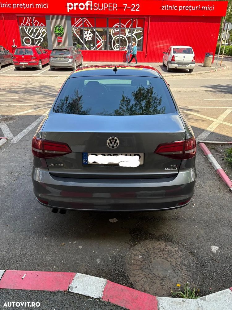 Volkswagen Jetta - 2