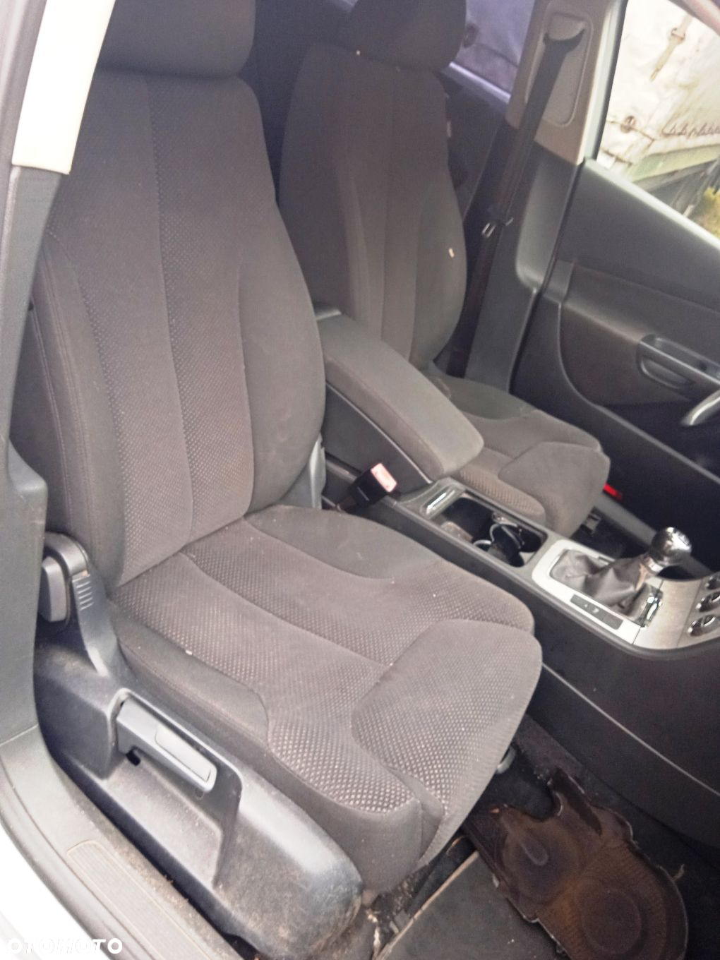Na części VW Passat B6 kombi lakier LA7W silnik BMP skrzynia KDN - 7