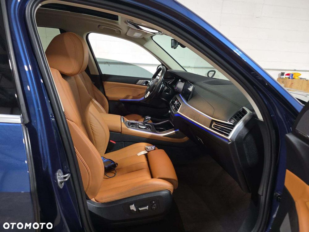 BMW X7 xDrive40i - 9