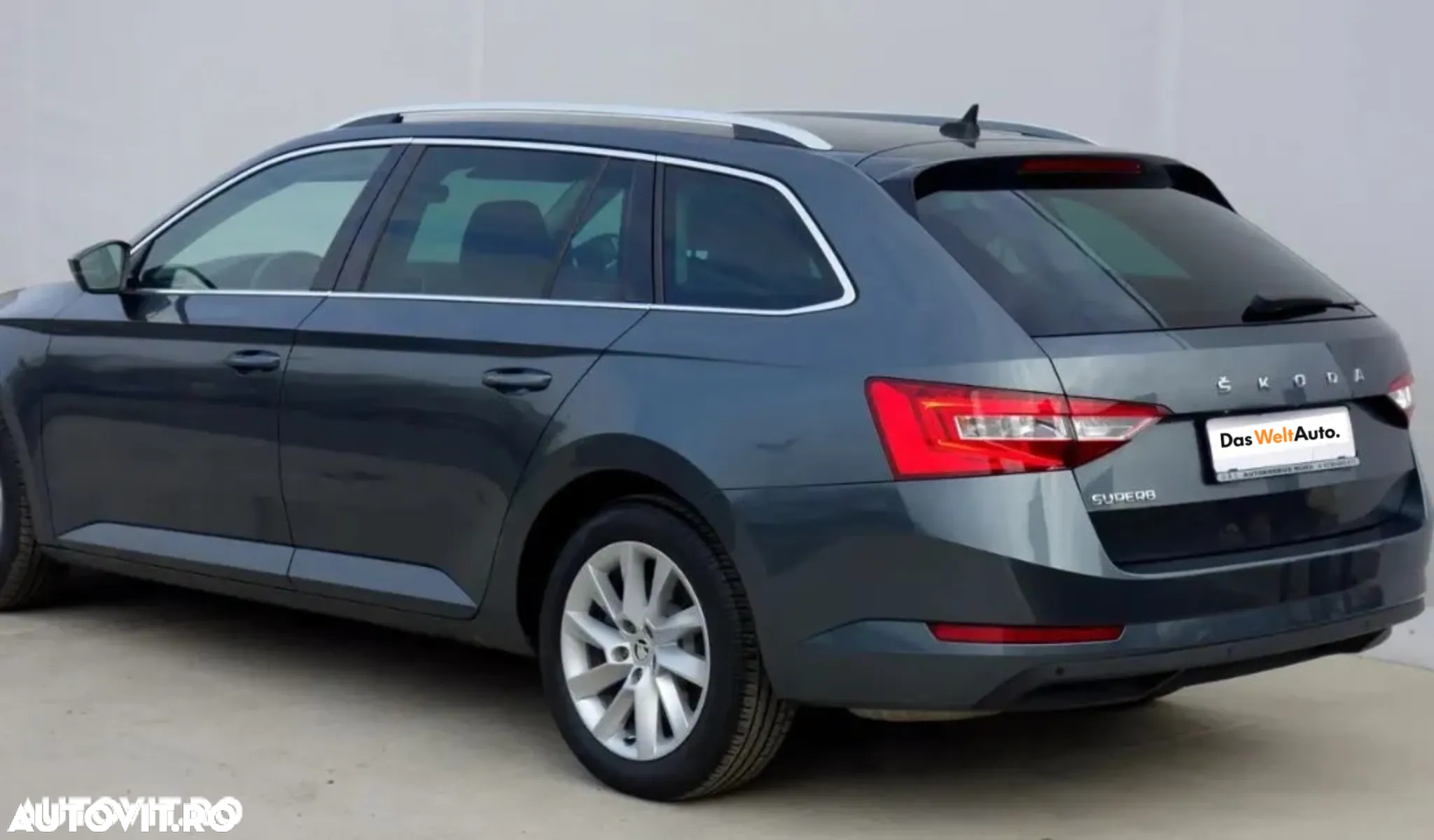 Skoda Superb Combi 2.0 TDI DSG Style - 2