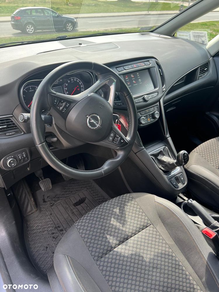 Opel Zafira - 12