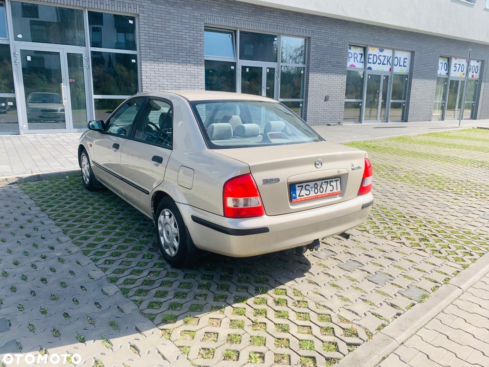 Mazda 323 - 6