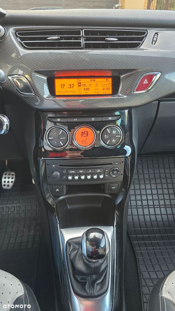 Citroën DS3 1.6 HDi SportChic - 13