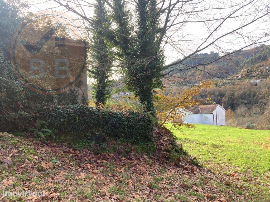 Ruína em Pedra com Vista Deslumbrante - Rio Douro, Cabeceiras de Basto - Grande imagem: 2/11