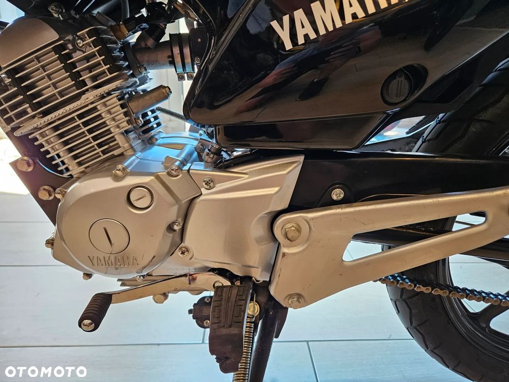 Yamaha YBR - 11