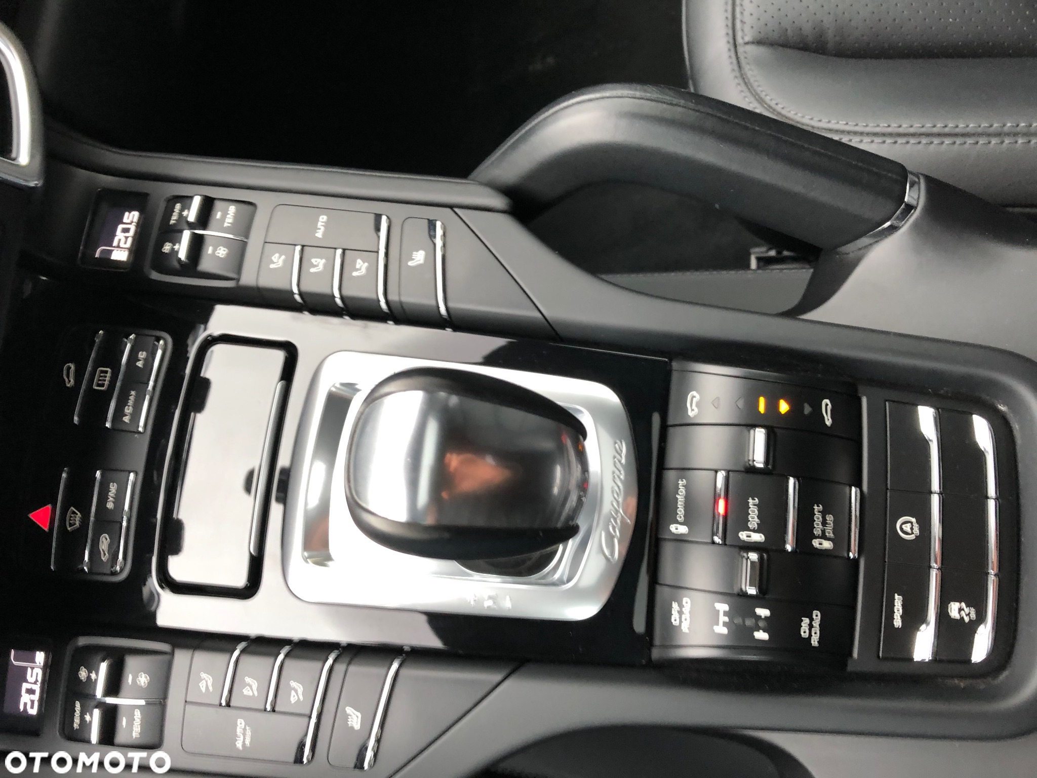 Porsche Cayenne - 12