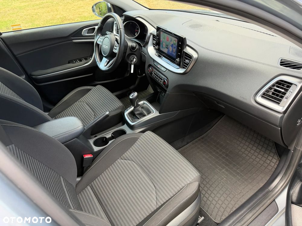 Kia Ceed 1.5 T-GDI M - 10