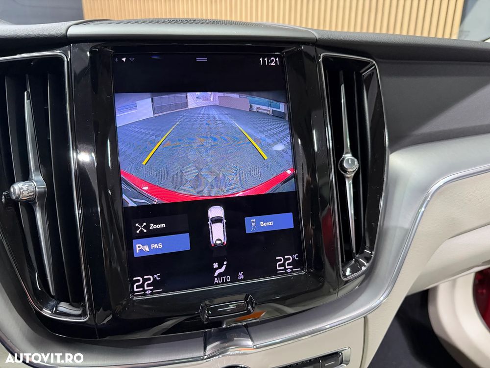 Volvo XC 60 T8 Twin Engine AWD Momentum - 8