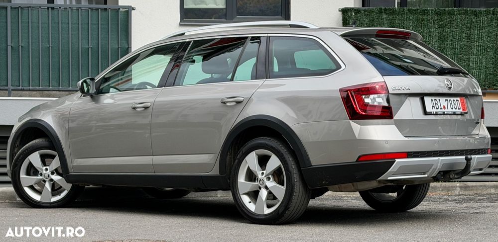 Skoda Octavia Combi 2.0 TDI DSG 4X4 Scout - 4