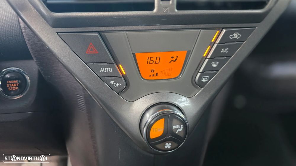 Toyota iQ 1.4 D-4D + - 17