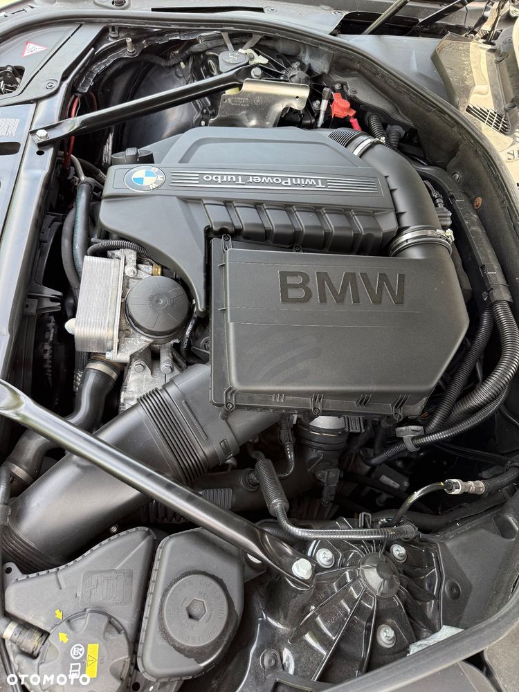BMW Seria 5 535i xDrive Sport-Aut - 29