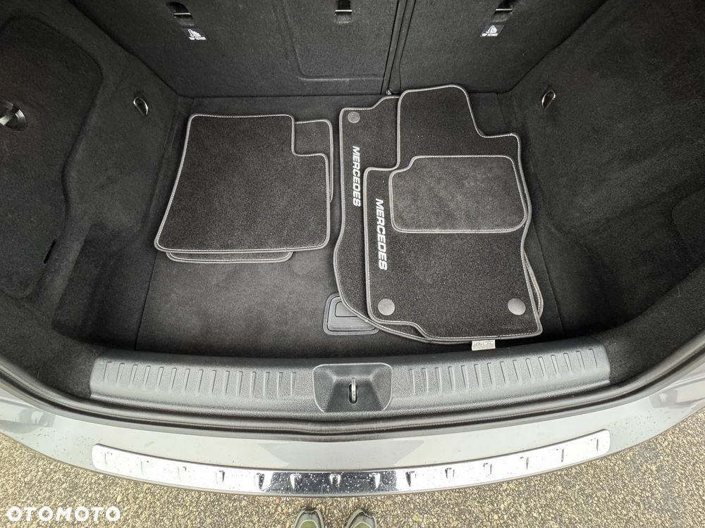 Mercedes-Benz GLA - 19