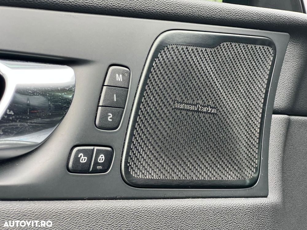 Volvo XC 60 D4 AWD R-Design - 9