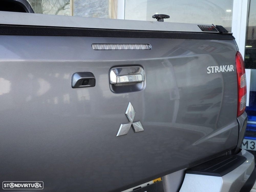 Mitsubishi L200 2.4 DI-D CD Instyle Strakar 4WD - 17