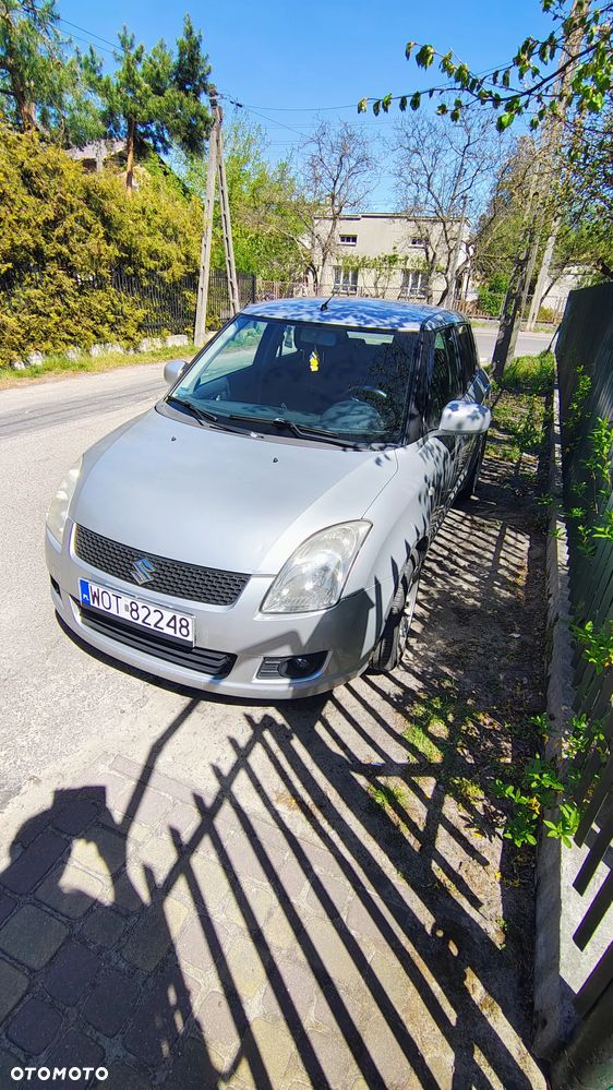 Suzuki Swift 1.3 Limited 25 - 1