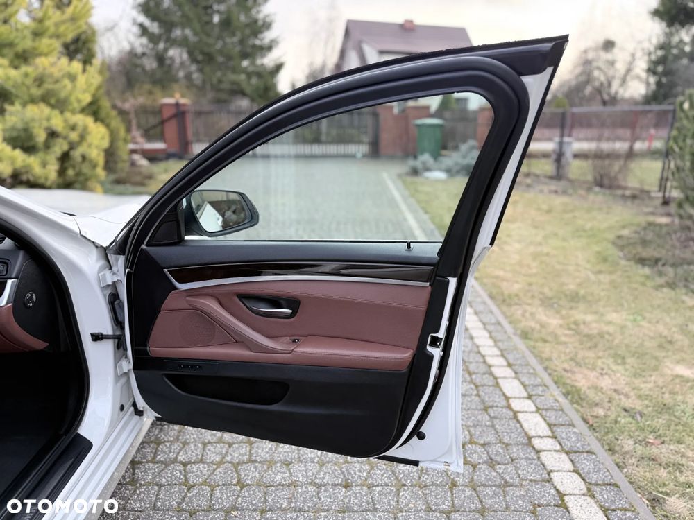 BMW Seria 5 520d - 6
