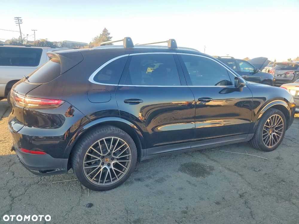 Porsche Cayenne Standard - 4