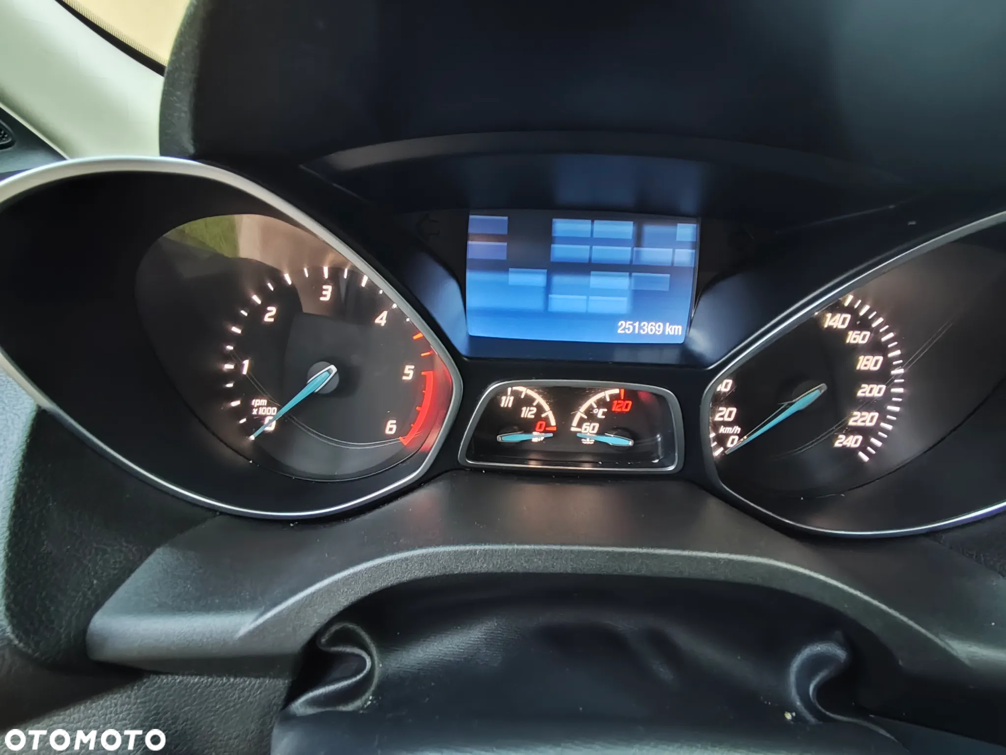 Ford Kuga - 9