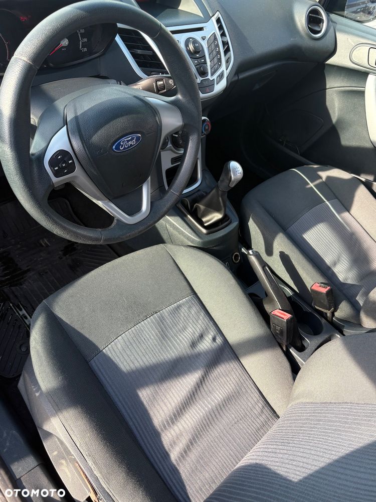 Ford Fiesta 1.4 TDCi Ambiente - 8